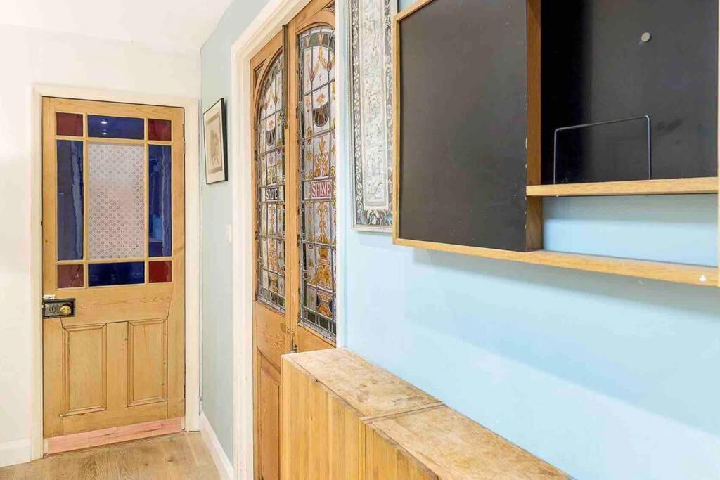 Eclectic Family In The Heart Of Notting Hill Londra